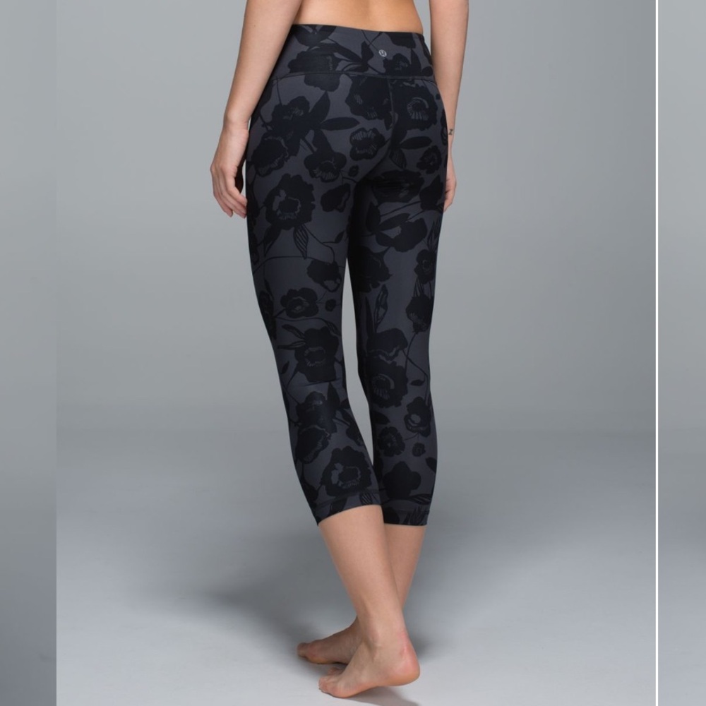 Lululemon Wunder Under Crop II *Full-On Luxtreme Flat Inky Floral Printed Black